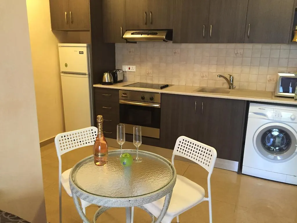 Apartment Christina Larnaca 0*,